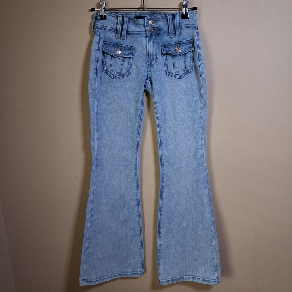 Aeropostale Junior's Low Rise Flare Jeans; Light Wash; Size 000 Reg